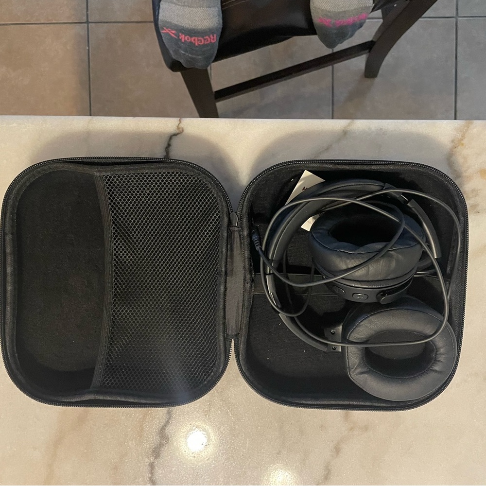TaoTronics Noise Cancelling Foldable Bluetooth Headphones - Black